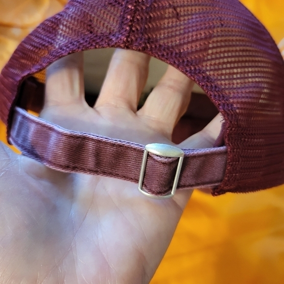 NWT Harry Potter Hogwarts Cap , adjustable adult trucker hat - Picture 7 of 16